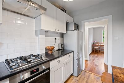15/5 Warriston Road, Canonmills, Edinburgh, EH7 4HN - image 6