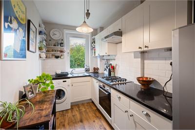 15/5 Warriston Road, Canonmills, Edinburgh, EH7 4HN - image 7