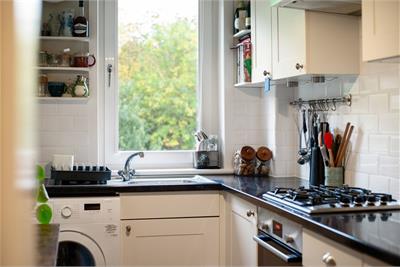 15/5 Warriston Road, Canonmills, Edinburgh, EH7 4HN - image 8