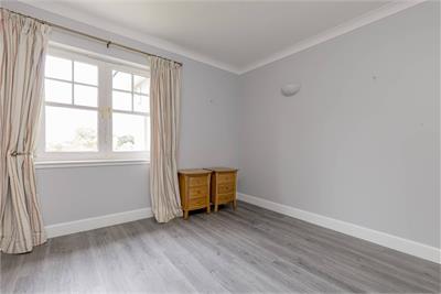 44/5 Cramond Road North, Edinburgh, EH4 6JA - image 9