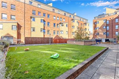 14/1 Salamander Place, Edinburgh, EH6 7JW - image 16