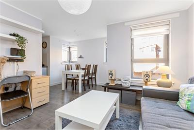 14/1 Salamander Place, Edinburgh, EH6 7JW - image 3