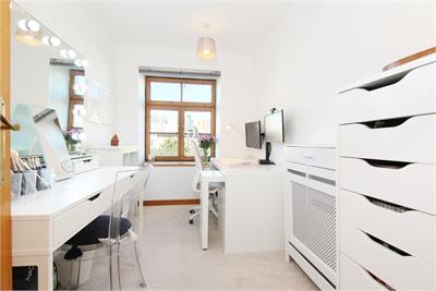 102/87 Commercial Street, The Shore, Edinburgh, EH6 6LT - image 12