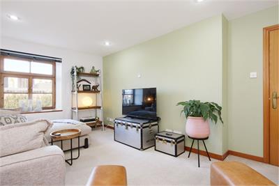102/87 Commercial Street, The Shore, Edinburgh, EH6 6LT - image 3