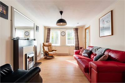 21 North Bughtlinfield, Edinburgh, EH12 8XZ - image 2