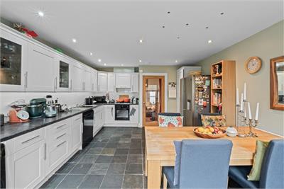 5 Cleikum Mill, Hall Street, Innerleithen, EH44 6QT - image 4