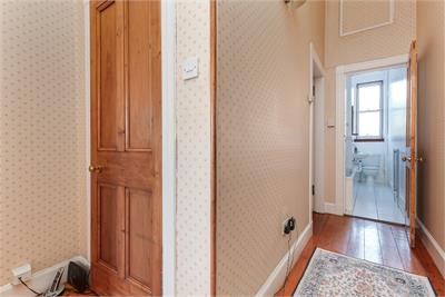 9/8 Hermand Terrace, Edinburgh, EH11 1QZ - image 11