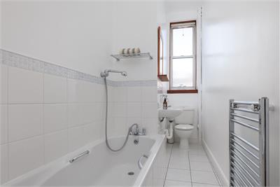 9/8 Hermand Terrace, Edinburgh, EH11 1QZ - image 10
