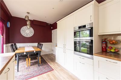 10a Craigmillar Castle Gardens, Edinburgh, EH16 4BR - image 3