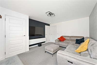 6 Martin Street, Burdiehouse, Edinburgh, EH17 8GB - image 3