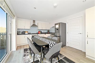 6 Martin Street, Burdiehouse, Edinburgh, EH17 8GB - image 4