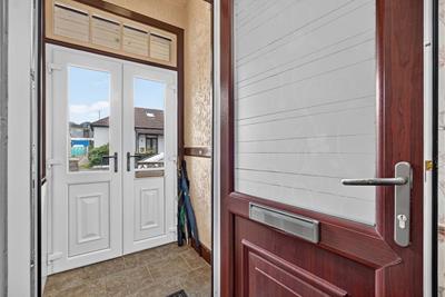 15 Allanpark Street, Largs, KA30 9AG - image 4
