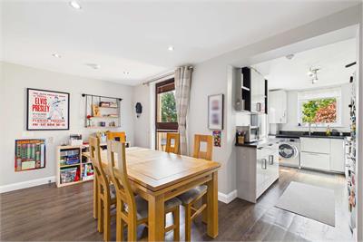 43 Roull Road, Edinburgh, EH12 7JW - image 6