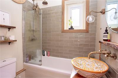 9/3 Rosevale Terrace, Edinburgh, EH6 8AR - image 14