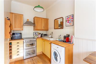 9/3 Rosevale Terrace, Edinburgh, EH6 8AR - image 8