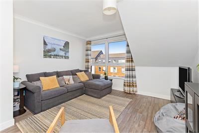 13/6 Ferry Gait Crescent, Silverknowes, Edinburgh, EH4 4GS - image 2