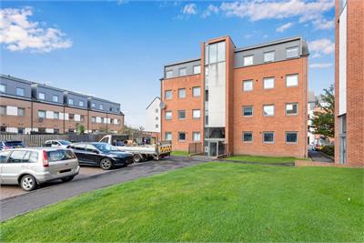13/6 Ferry Gait Crescent, Silverknowes, Edinburgh, EH4 4GS - image 11
