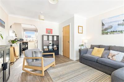 13/6 Ferry Gait Crescent, Silverknowes, Edinburgh, EH4 4GS - image 3