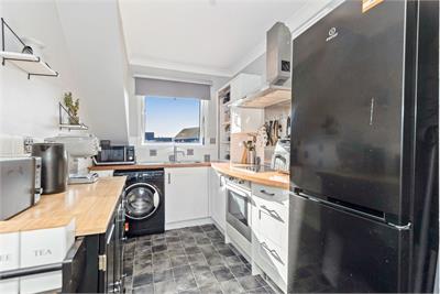 13/6 Ferry Gait Crescent, Silverknowes, Edinburgh, EH4 4GS - image 4
