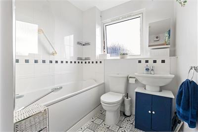 13/6 Ferry Gait Crescent, Silverknowes, Edinburgh, EH4 4GS - image 9