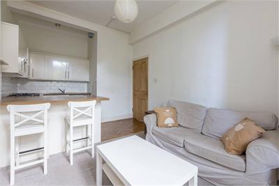 53 (1F4) Albert Street, Edinburgh, EH7 5LN - image 2