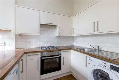 53 (1F4) Albert Street, Edinburgh, EH7 5LN - image 3