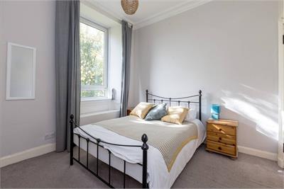 53 (1F4) Albert Street, Edinburgh, EH7 5LN - image 5