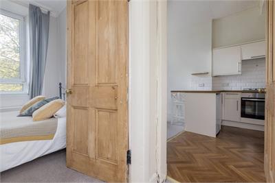 53 (1F4) Albert Street, Edinburgh, EH7 5LN - image 8