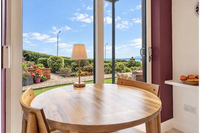 33 The Shores, Skelmorlie, PA17 5AZ - image 11