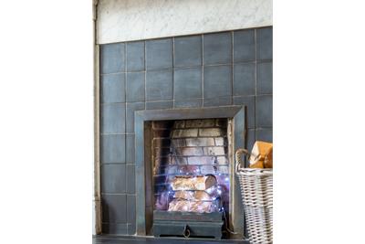 2F3, 16 St. Peters Place, Viewforth, Edinburgh, EH3 9PH - image 23
