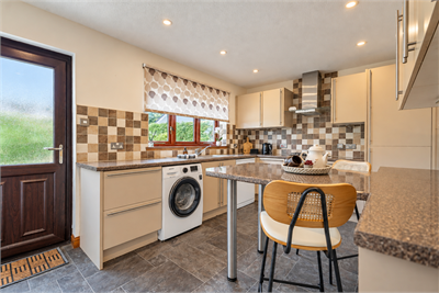 5 Newhaven Grove, Largs, KA30 8NS - image 3