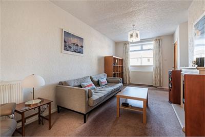 43 Broomhall Terrace, Edinburgh, EH12 7PT - image 2