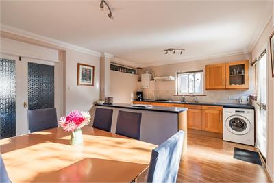 43 Broomhall Terrace, Edinburgh, EH12 7PT - image 7