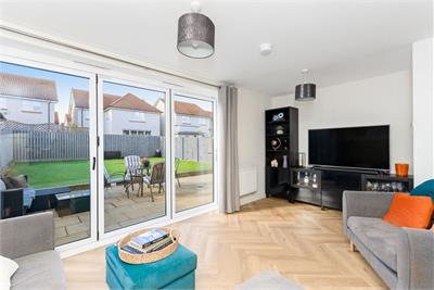 24 Helen Crummy Way, Newcraighall, EH21 8QW - image 2