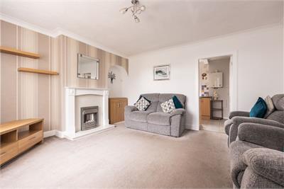11 Clermiston Green, Edinburgh, EH4 7PB - image 3