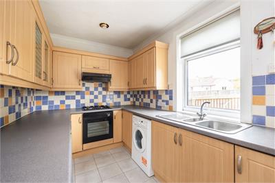 11 Clermiston Green, Edinburgh, EH4 7PB - image 5