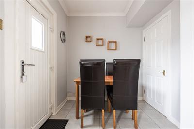 11 Clermiston Green, Edinburgh, EH4 7PB - image 7