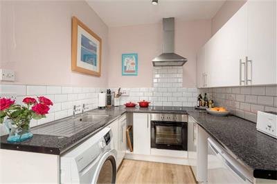 3/15 (3f3) Millar Place, Edinburgh, EH10 5HJ - image 6