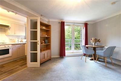 Flat 26 The Cedars, 2 Manse Road, Edinburgh, EH12 7SN - image 2