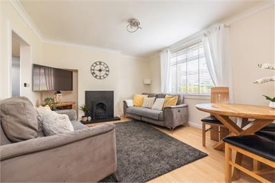 12 Clermiston View, Edinburgh, EH4 7BS - image 2