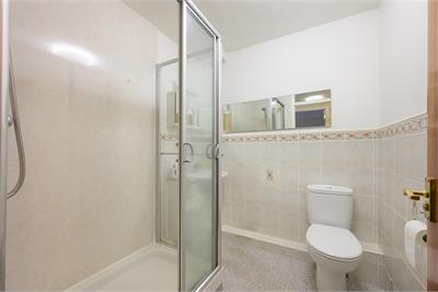 Flat 2/1 Clark Place, Edinburgh, EH5 3BQ - image 14