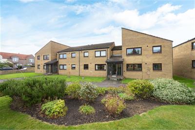 Flat 2/1 Clark Place, Edinburgh, EH5 3BQ - image 15