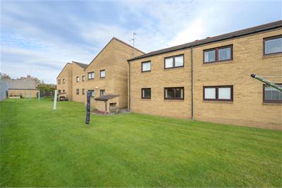 Flat 2/1 Clark Place, Edinburgh, EH5 3BQ - image 16