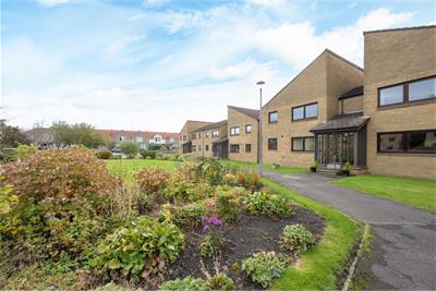 Flat 2/1 Clark Place, Edinburgh, EH5 3BQ - image 17