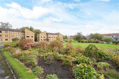 Flat 2/1 Clark Place, Edinburgh, EH5 3BQ - image 18