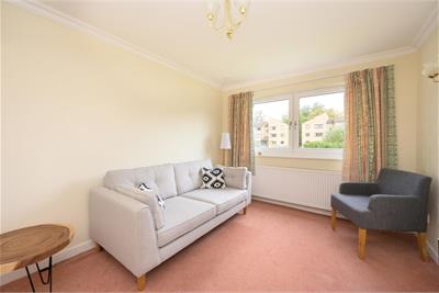 Flat 2/1 Clark Place, Edinburgh, EH5 3BQ - image 3