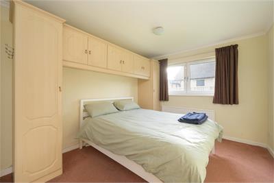 Flat 2/1 Clark Place, Edinburgh, EH5 3BQ - image 9