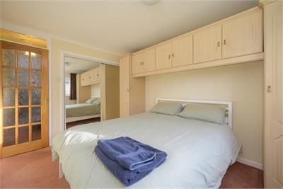 Flat 2/1 Clark Place, Edinburgh, EH5 3BQ - image 10