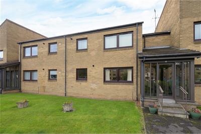 Flat 2/1 Clark Place, Edinburgh, EH5 3BQ - image 1