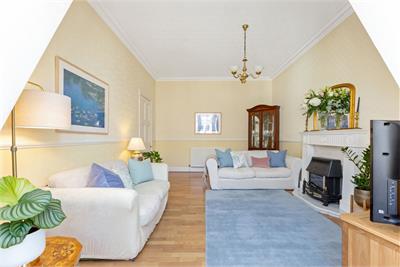 16/2 Jessfield Terrace, EDINBURGH, EH6 4JP - image 4